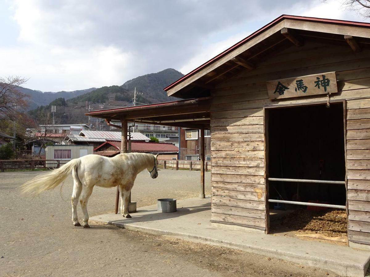Guesthouse Arakura Fujiyoshida Eksteriør bilde